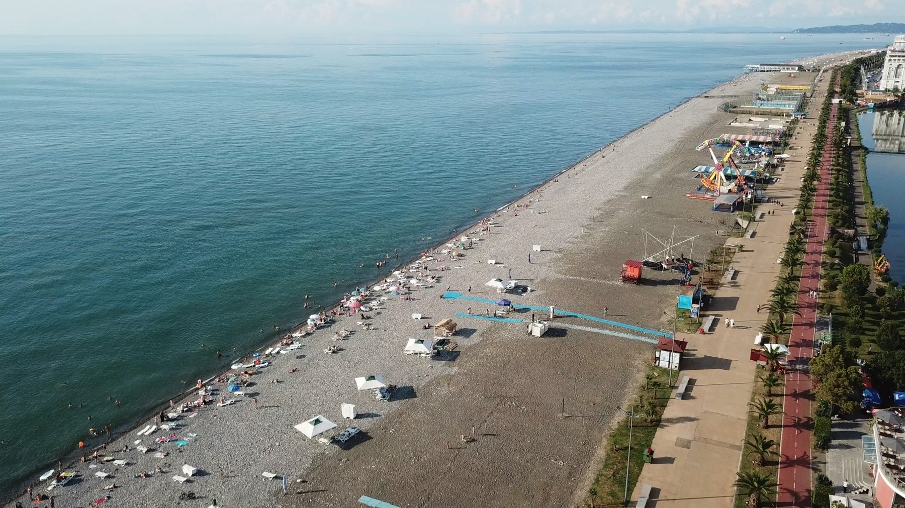 Вид на море и бульвар из отеля